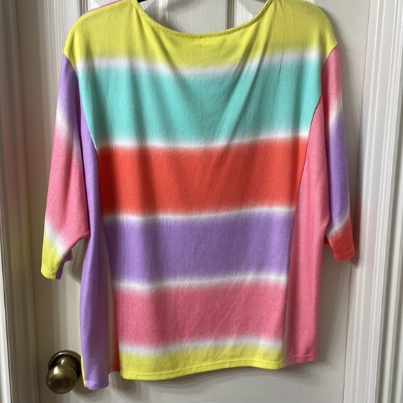 Multi-colored Top - Picture 3 of 4